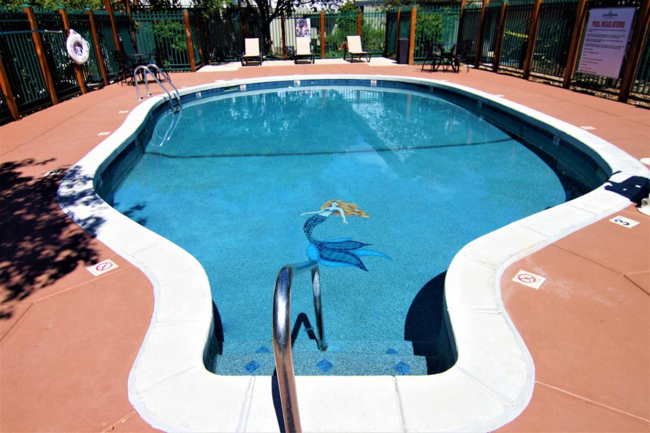 Annabell Gardens Hotel Lincoln Exterior photo